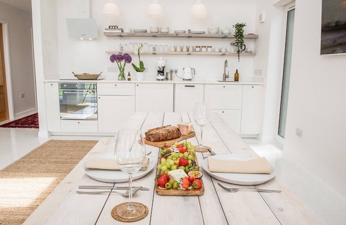 Isle of Lewis House | SHORE LODGE, romantic, luxury holiday cottage in Stornoway