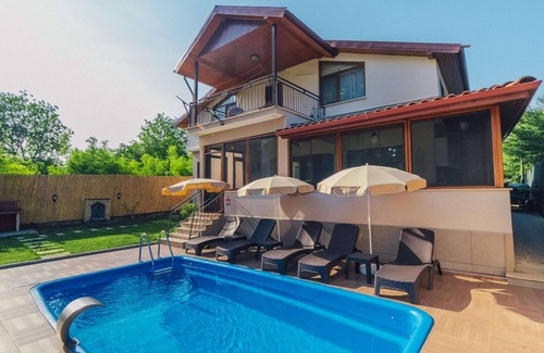 Kartepe Villa | Shore of Sapanca Lake Sepetçi Lakehouse – Nature Lovers’ Dream