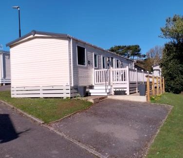New Forest District House | Shorefield Country Park 3-Bed Casita Passes inc