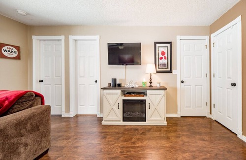 Kimberling City Condo | Shorefront Escape at TRL