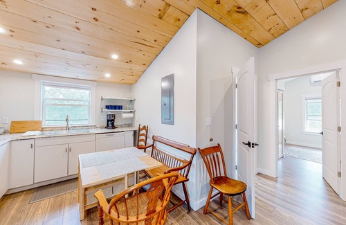 Kennebunk Condo | Shorelands, Unit 44-3 | Condo in Kennebunk with pool and playground access