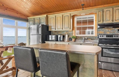 Pirogue House | Shoreline Escape: Serene Retreat near Indian Island