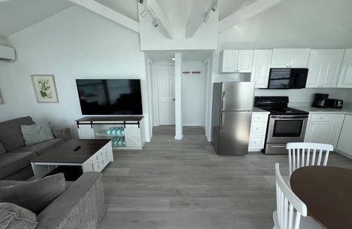 George Town House | Shoreline Flats: A Waterfront Escape on Bonefish Flats