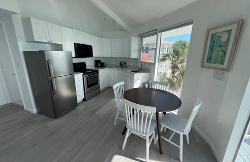 George Town House | Shoreline Flats: A Waterfront Escape on Bonefish Flats