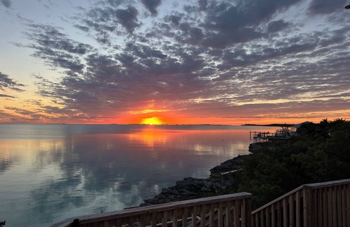 George Town House | Shoreline Flats: A Waterfront Escape on Bonefish Flats