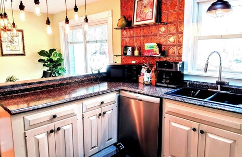 Niantic House | Shoreline home a mile from the beach fun for all seasons.