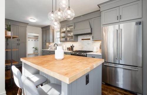 Robbinsdale House | Shoreline Villa