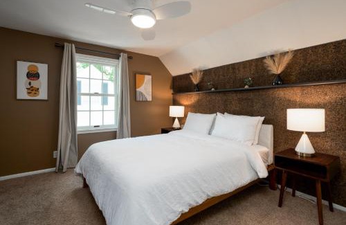 Robbinsdale House | Shoreline Villa