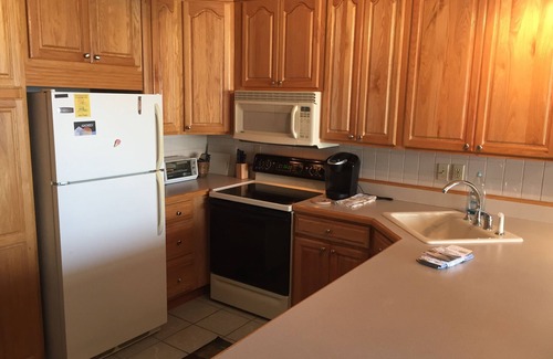 Port Clinton Condo | Shores #25: 1 BR sleeps 4