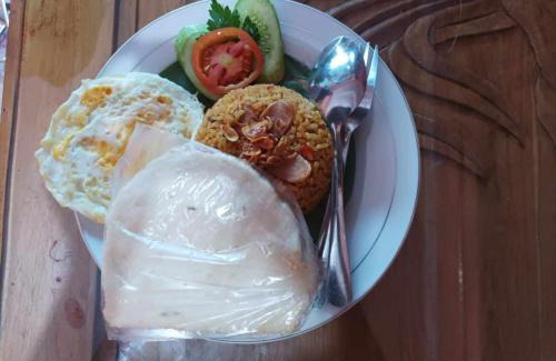 Tahunan Villa | Shoreside Semat Villa and Flat
