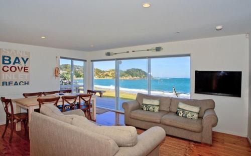 Tutukaka House | Shoreside - Tutukaka Holiday Home