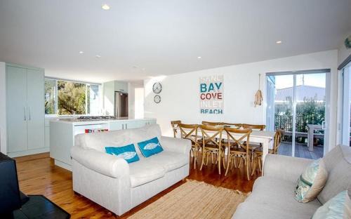 Tutukaka House | Shoreside - Tutukaka Holiday Home