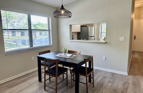 Trailer Estates Apartment | Shorewalk KS condo 2 Bedroom/2 Bath-near Beaches, IMG, Pool, Tennis, Pickleball