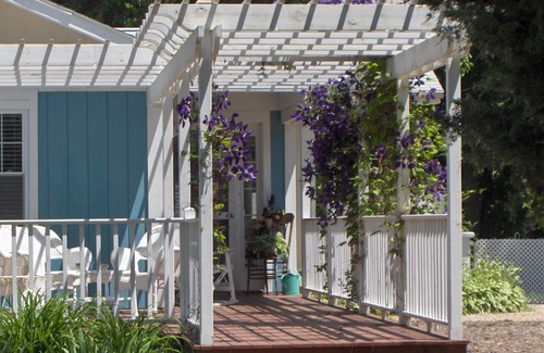 Union Pier Cottage | Shorewinds beachhouse Garden Gate opens directly to beachpath No roads to cross!