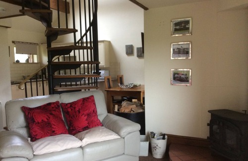 Farlam Cottage | Short breaks avail now ! 2nights min, log fire,Pets welc,wine/chocs Inc.