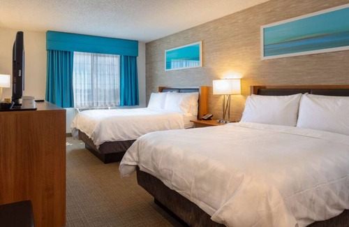 Anaheim Resort Hotel | Short Distance From The Well-Known Sites! Near Disneyland Park, w/Outdoor Pool