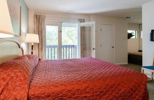 French Lick Villa | Short Drive to French Lick Municipal Airport! Full Kitchen, Outdoor Terrace!