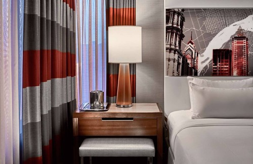 Center City West Resort | Short Drive to Rosenbach Museum! Downtown Location, Pool, Pets are Allowed!