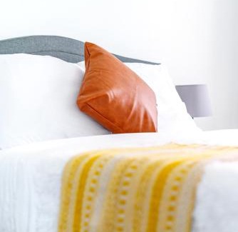Victorian Village Apartment | Short North Convention Private Parking Pets
