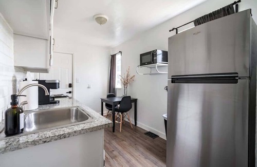 Victorian Village Apartment | Short North/Downtown | Near High St | Walk to Convention Center | 5,800+ Reviews