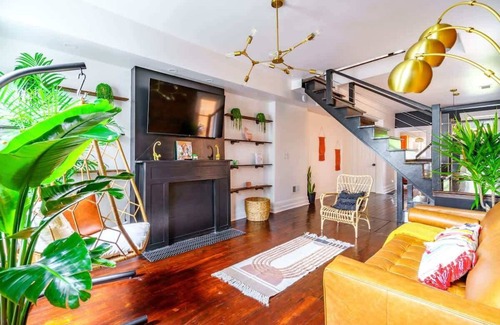 Italian Village House | Short North/Downtown | Walk to Convention Center | Free Parking | 5,800+ Reviews