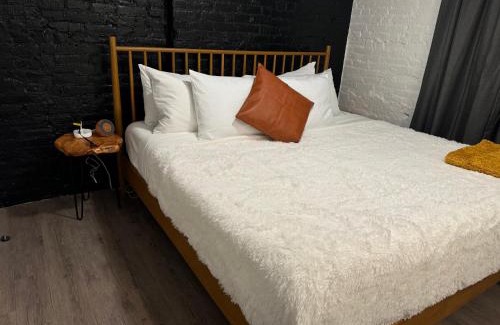 Italian Village House | Short North - Free Parking - Prime Location