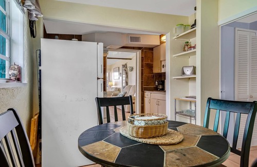 Flagler Beach House | Short Stroll to Beach | Dog-Friendly Free Parking Ocean Views | Closernto Dining & Shops | Free Wi