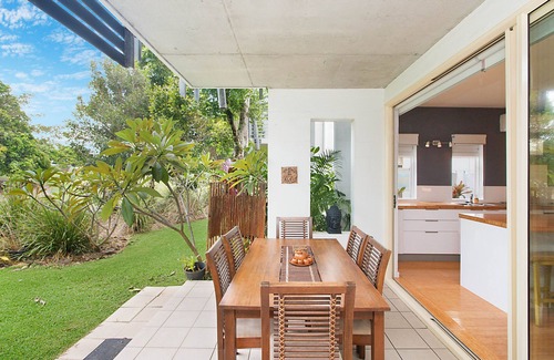 Casuarina Apartment | Short Stroll to White Sandy Beach