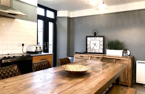 St Davids Apartment | Short summer breaks available!