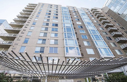 Downtown Condo | Short term luxury condo in DT of Silver Spring near Red Line & Amenities