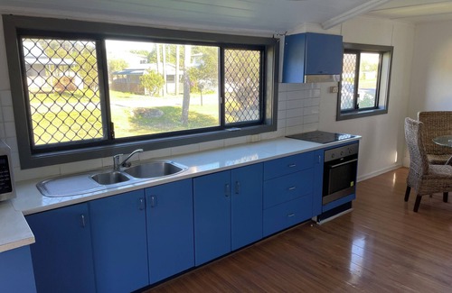 Manning Point House | Short walk from beaches and Club Manning Bowling Club