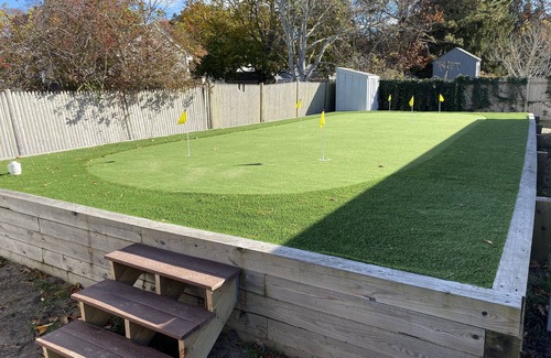 Bass River House | Short Walk to Beaches, Restaurants, and Fun. Onsite Putting Green. Sleeps 6-12.