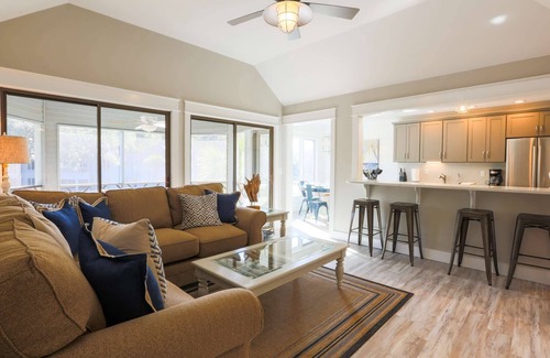 Kiawah Island Villa | Short Walk to Beach. Sun Soaked, Newly Renovated, Bright & Modern Villa with Lagoon Views.