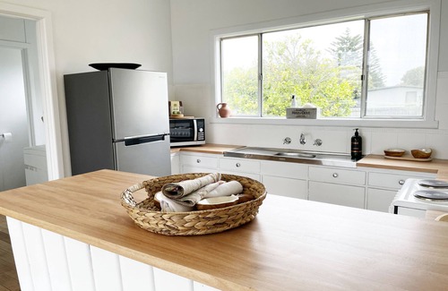 Capel Sound House | SHORT WALK TO BEACH, PET FRIENDLY,nCOSY NEWLY FURNISHED AND RENOVATED