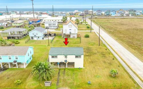 Jamaica Beach House | Short WALK to Beach Coffee Shop Restaurants