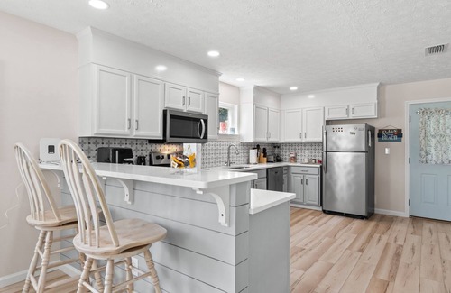Port St. Joe Condo | Short Walk to beautiful St Joe Bay and Historic downtown Port St Joe.