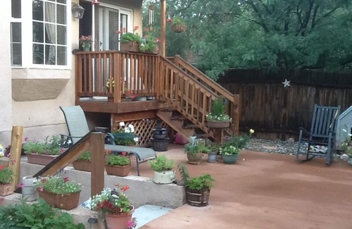West Colorado Springs Apartment | Short walk to Garden of the Gods trailhead, Low cleaning fee, Hot tub