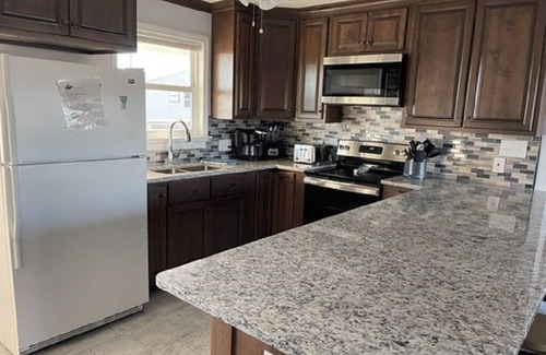 Fort Morgan Pines House | Short walk to the beach! Great fishing from front yard!