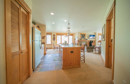River Run Condo | Short Walk to the Gondola! Ground floor condo