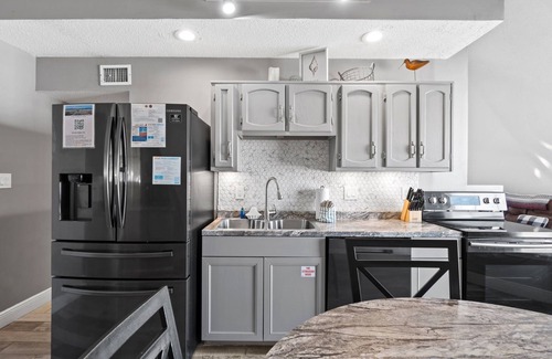 Bel Air House | Short Walk To Beach | Firepit | Additional Studio