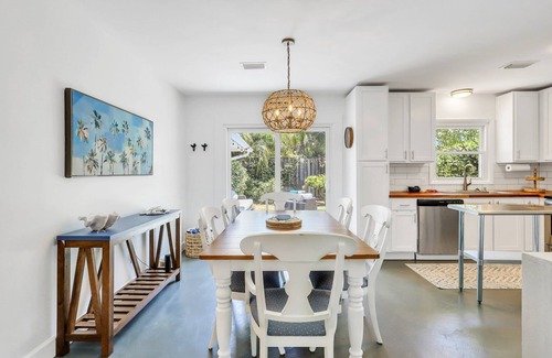 Saint Simons Island House | Short walk to the Beach! Renovated Beach Escape! Private Backyard!