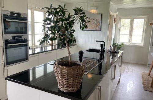 Stord Villa | Short way to city centre and Aker Solutions!