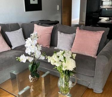 Carlyon Bay Apartment | Shorthorn Apartment, 53a Sea Road