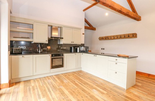 Norwich Cottage | SHORTHORN BARN, pet friendly, character holiday cottage in Taverham