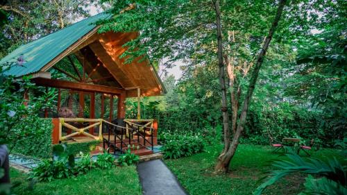 Moshi Hotel | Shose Farmhouse Chalets & Campsite