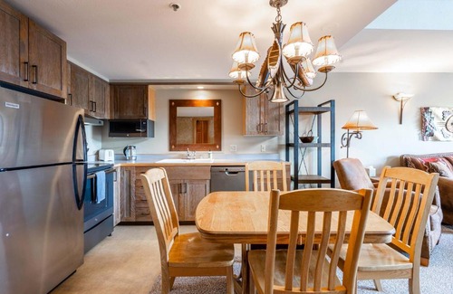 Big Sky Apartment | Shoshone 1986