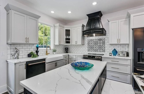 Old East Hill House | Showstopper-Charming home! Ask about our Summer Deals!