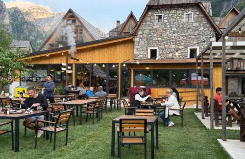 Theth House | Shpella Guesthouse Theth