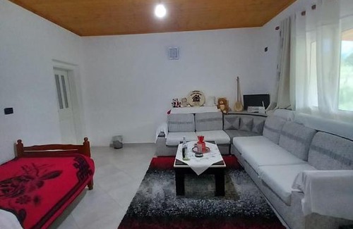 Sakës House | Shpija E AMEL (Sweet Guest House)