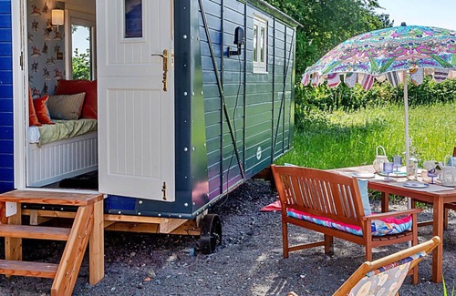 Stoney Stretton House | Shrawardine Train Carriage by Interhome